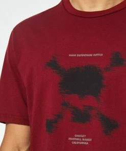 Oakley BLURRED SCATTER SKULL TEE - IRON RED -Clubs Shop oakley blurred scatter skull tee iron red p9556 20575 image