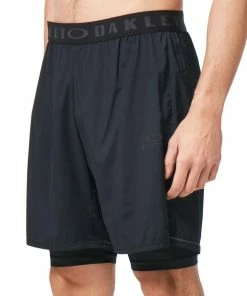 Oakley COMPRESSION SHORT 9 SHORT - Blackout -Clubs Shop oakley compression short 9 short blackout p7967 16006 image