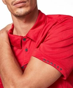 Oakley GRAVITY Short Sleeve POLO 2.0 - TEAM RED -Clubs Shop oakley gravity short sleeve polo 2 0 team red p9496 20394 image