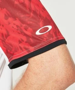 Oakley MTNDYE CLRBLK POLO IRON RED -Clubs Shop oakley mtndye clrblk polo iron red p11759 26048 image