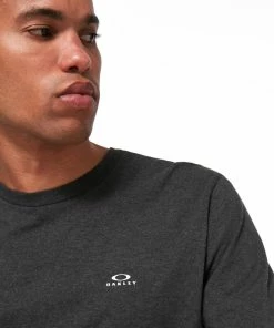 Oakley RELAXED SHORT SLEEVE TEE T-SHIRT DARK GREY HTHR -Clubs Shop oakley relaxed short sleeve tee t shirt dark grey hthr p11644 26755 image