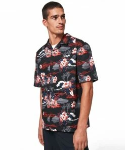Oakley TROPIC BLOOM SS BUTTON DOWN WOVEN SHIRT BLACK HAWAII -Clubs Shop oakley tropic bloom ss button down woven shirt black hawaii p7969 16013 image
